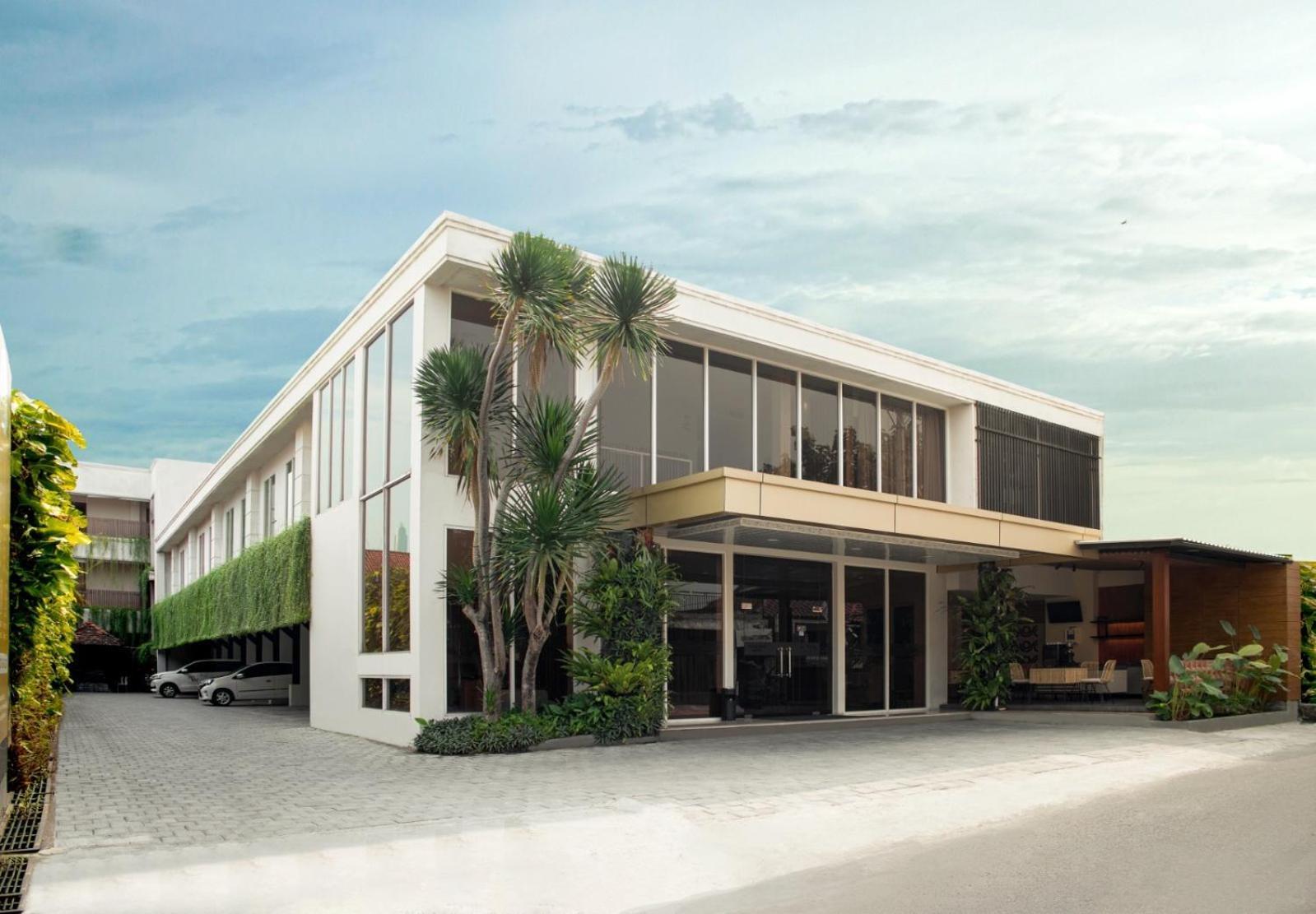 Aveon Express Hotel By Daphna International Yogyakarta Exterior foto