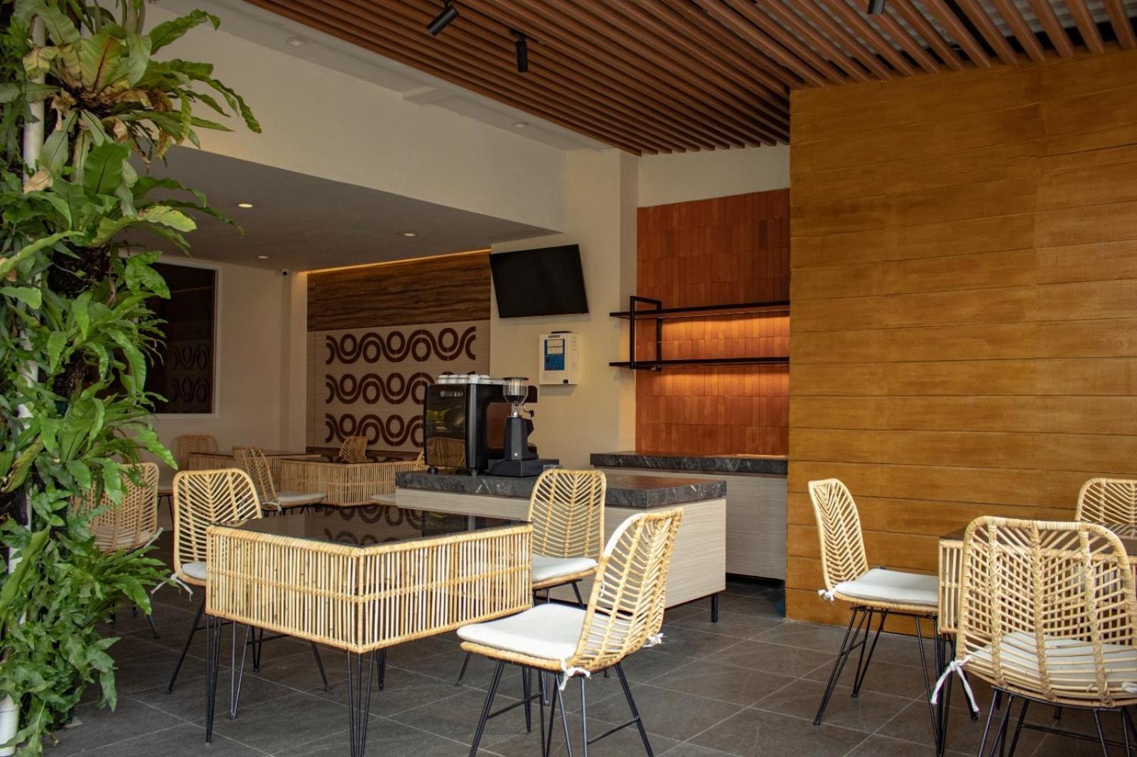 Aveon Express Hotel By Daphna International Yogyakarta Exterior foto