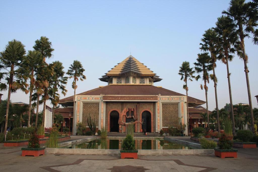 Aveon Express Hotel By Daphna International Yogyakarta Exterior foto