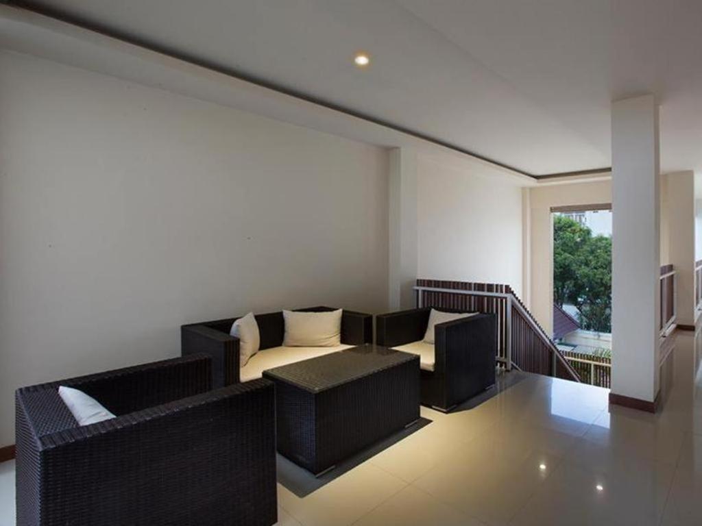 Aveon Express Hotel By Daphna International Yogyakarta Exterior foto